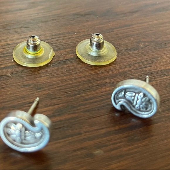 Brighton Silver Stud Earring with original Brighton branded jewelry pouch. - Picture 2 of 4